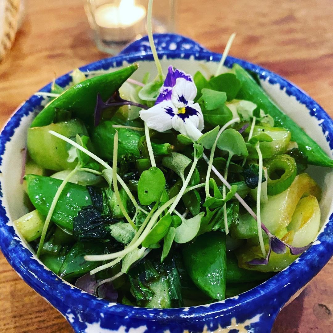 SowFreshUK's tweet photo. #microgreens with an edible flower. Would you class this off as #finedining 

#nutrition #letsbehealthy #maketheworldabetterplace https://t.co/JfOTct8ok8