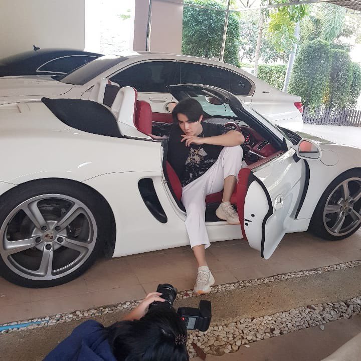 Oncememoiez's tweet photo. IG. Pinpinpw
—————-

เท่มากกกกกกกก 🤍🚗
#ZEEPRUK https://t.co/4MIYIP99bn