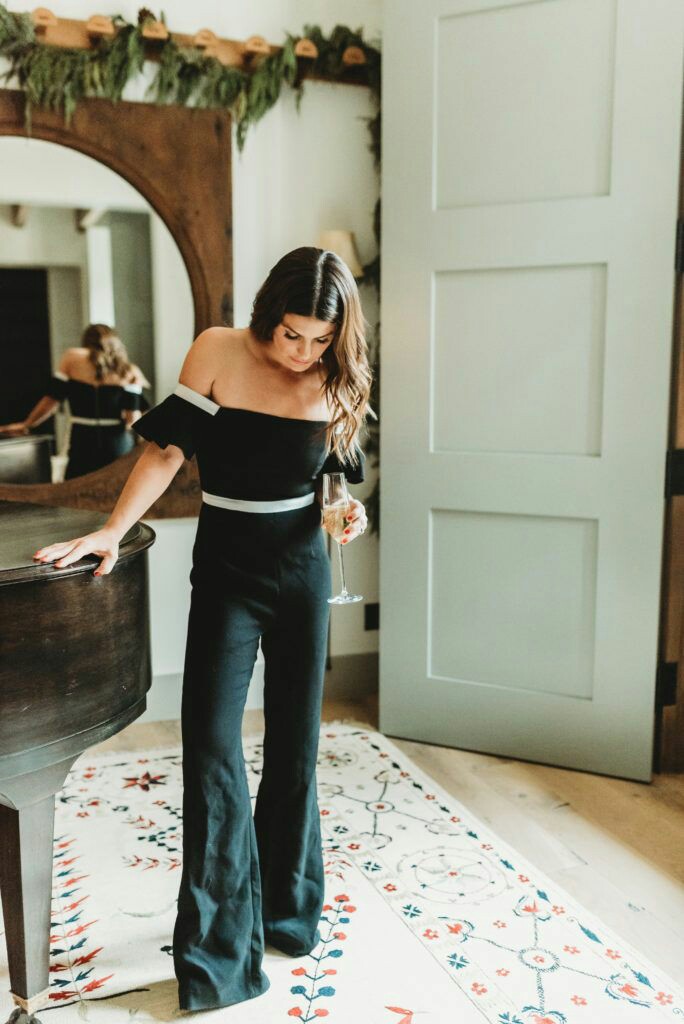 Waiting for her Moose man @BookWormNerdSW