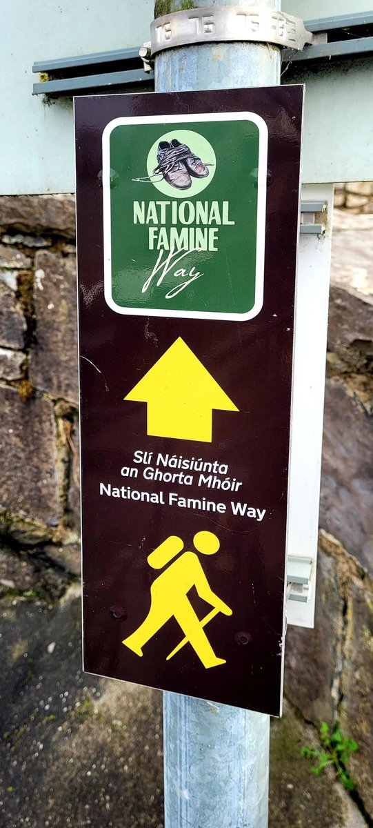 macgabhann31's tweet photo. Day 16 of #100daysofwalking on the #royalcanalway part of the #nationalfamineway. This particular stretch down and back is a little over 5km that runs from the #12thlock to #ashtown. #5kmfromhome #keepdiscovering #getoutside @NewstalkFM @waterwaysirelan @DiscoverIreland https://t.co/QfzcOztbW6