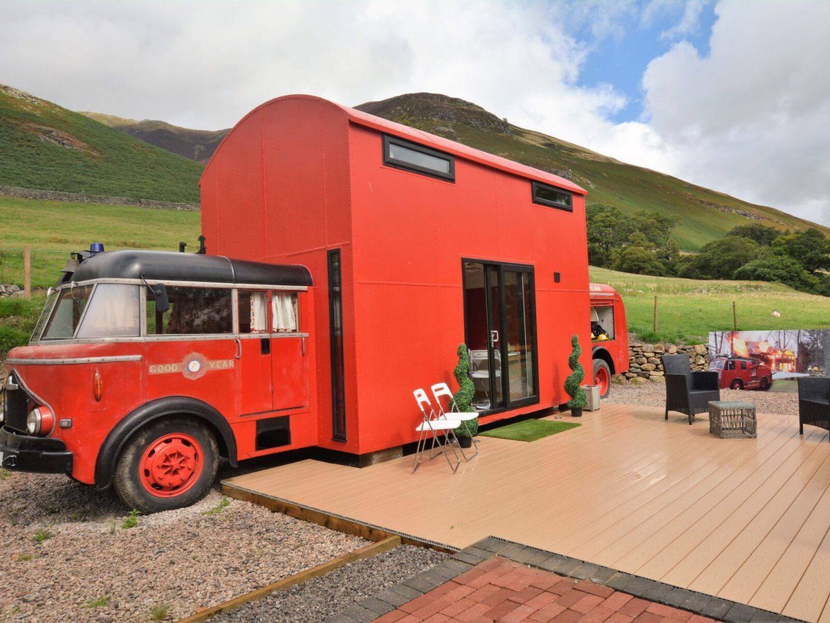 🚒 Fire Truck - the kids will love it! 🚒 Sleeps 4, Sauna, Stunning Lake District location. 👀 More Details 👉 bit.ly/3in4deT
🚌 13 Best Buses &amp; Coaches You Can Sleep In 👉 bit.ly/2yTYXwD