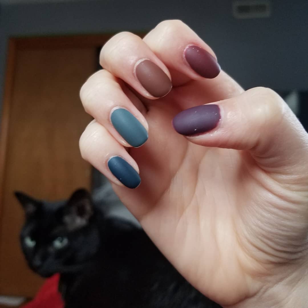 CallMeSyl_vana's tweet photo. @Orlynails how can you do me like this? These colors are SO BEAUTIFUL. I can't stop staring at them, how will I be able to work on Monday?! #desertmuse https://t.co/NOmjtPny4m