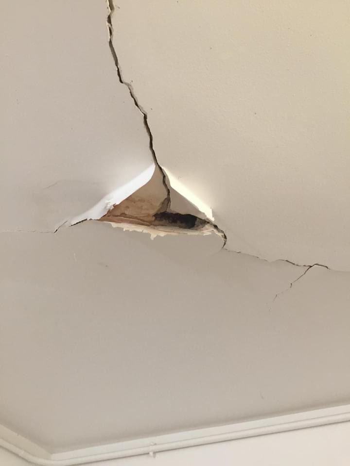 MarocNissa's tweet photo. @eventabourrique @IanBrossat @HabitatetHumani Voilà la réalité que nos élus vous cache logement d’une personne aveugle transplanté rein pancréas https://t.co/DhVUsHXqLb