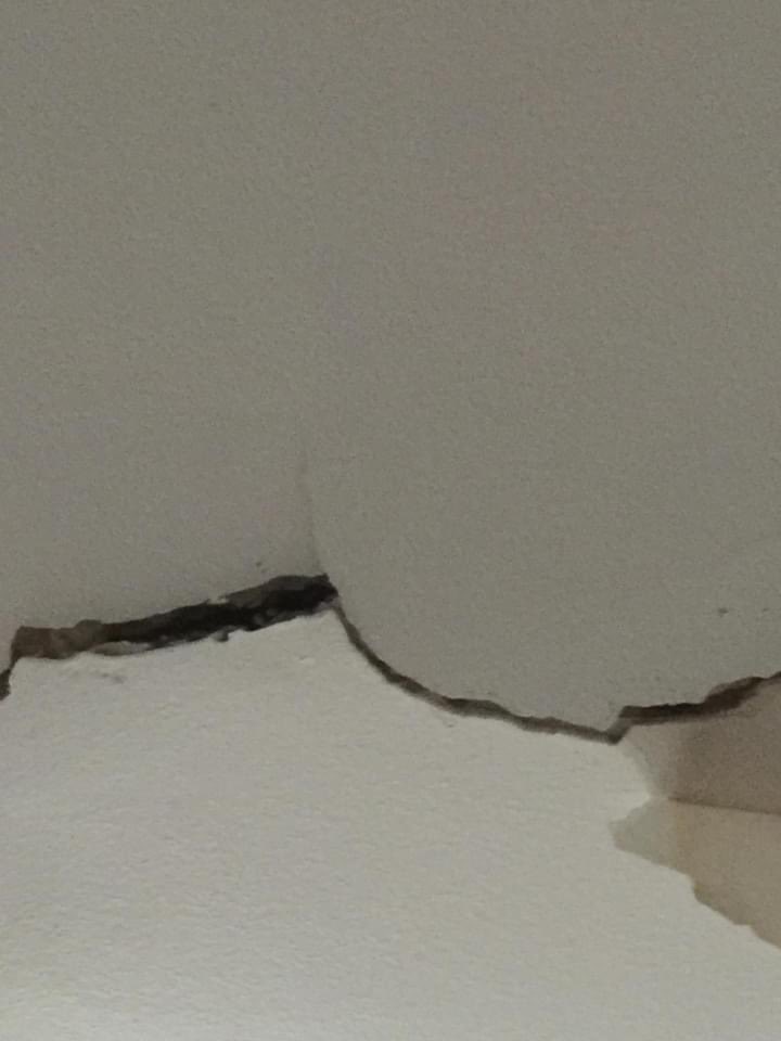 MarocNissa's tweet photo. @eventabourrique @IanBrossat @HabitatetHumani Voilà la réalité que nos élus vous cache logement d’une personne aveugle transplanté rein pancréas https://t.co/DhVUsHXqLb