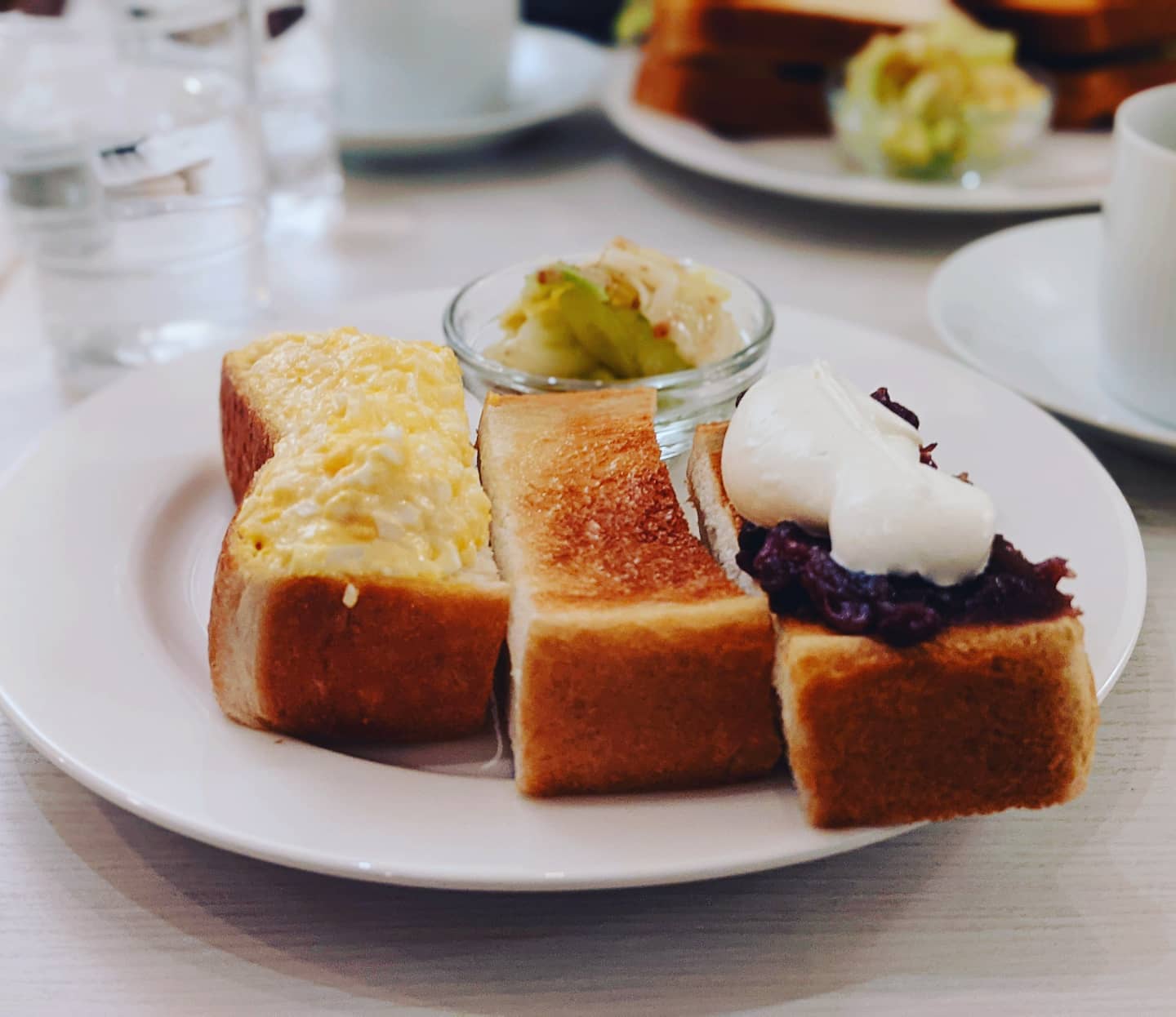 納谷 陽平 Neri Design 芦花公園近くの 喫茶 三月 へ ３色トースト３つの味が楽しめてお得 とても落ち着いた雰囲気のお店だった また世田谷文学館へ行くときはセットで来ることになりそう 芦花公園カフェ 芦花公園グルメ 喫茶店 喫茶三月