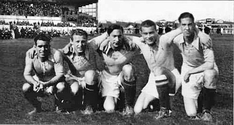 En una época en la que aún no había cambios, Casuco no llegó ese día a debutar, trasladándose al final del partido los jugadores a un cabaret de Lisboa, donde tendria lugar una tangana en la que nuestro hombre acabo detenido, lo que le valió no volver a ser convocado nunca más.