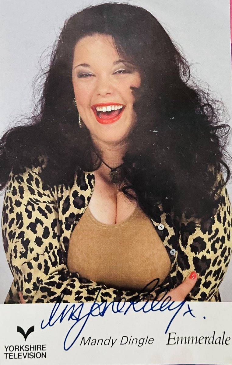 LISA RILEY (BLUE TICK) tweet media