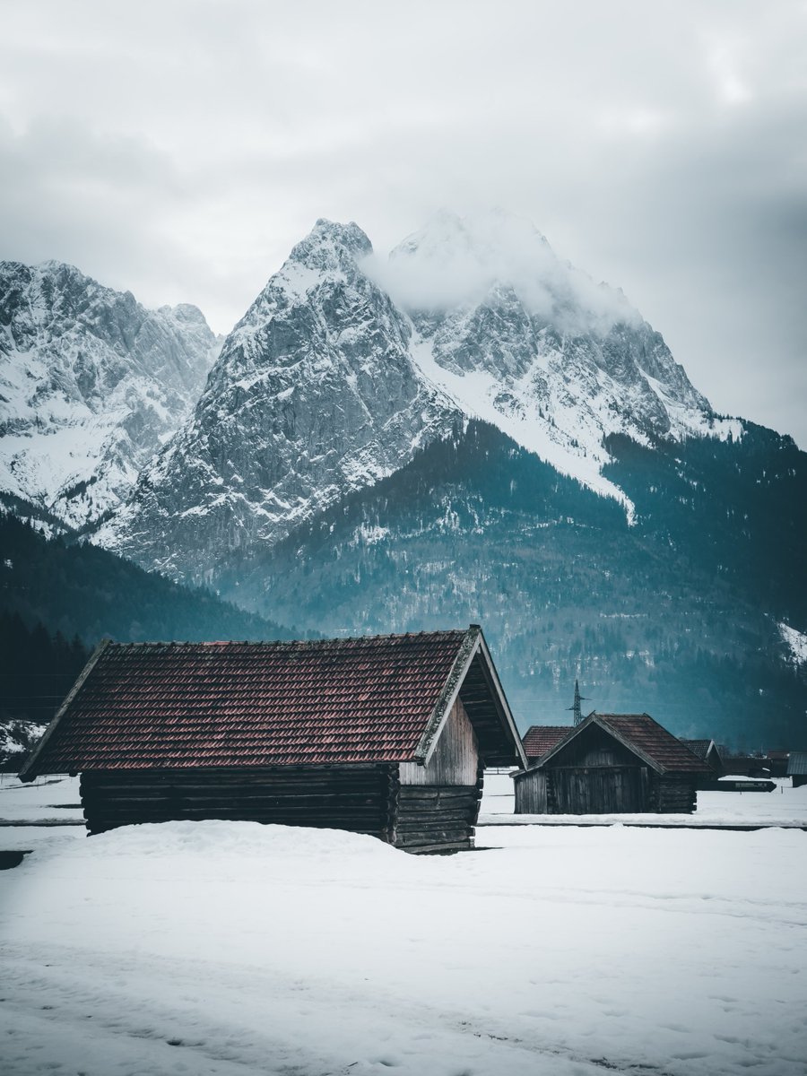 GermanyinPAK's tweet photo. It’s winter time in #Germany &amp; many places are snow-covered these days. Like Garmisch-Partenkirchen seen here in the picture. If you'd like to share your winter impressions from 🇵🇰 or 🇩🇪, send us your picture along with a brief description to media.germanembassy@gmail.com. https://t.co/ilfIB1TfWy