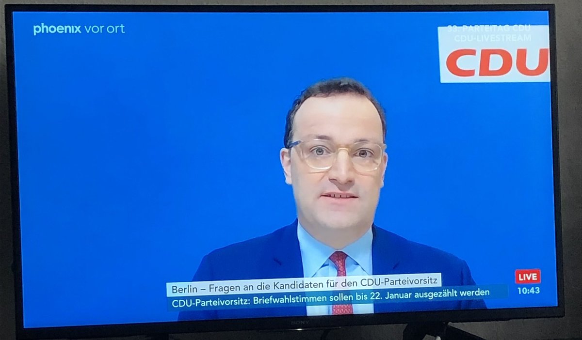 Hey <a href="/phoenix_de/">phoenix</a> könnt ihr bei solchen Wortmeldung einfach kurz Dauerwerbesendung einblenden? 

#wegenmorgen