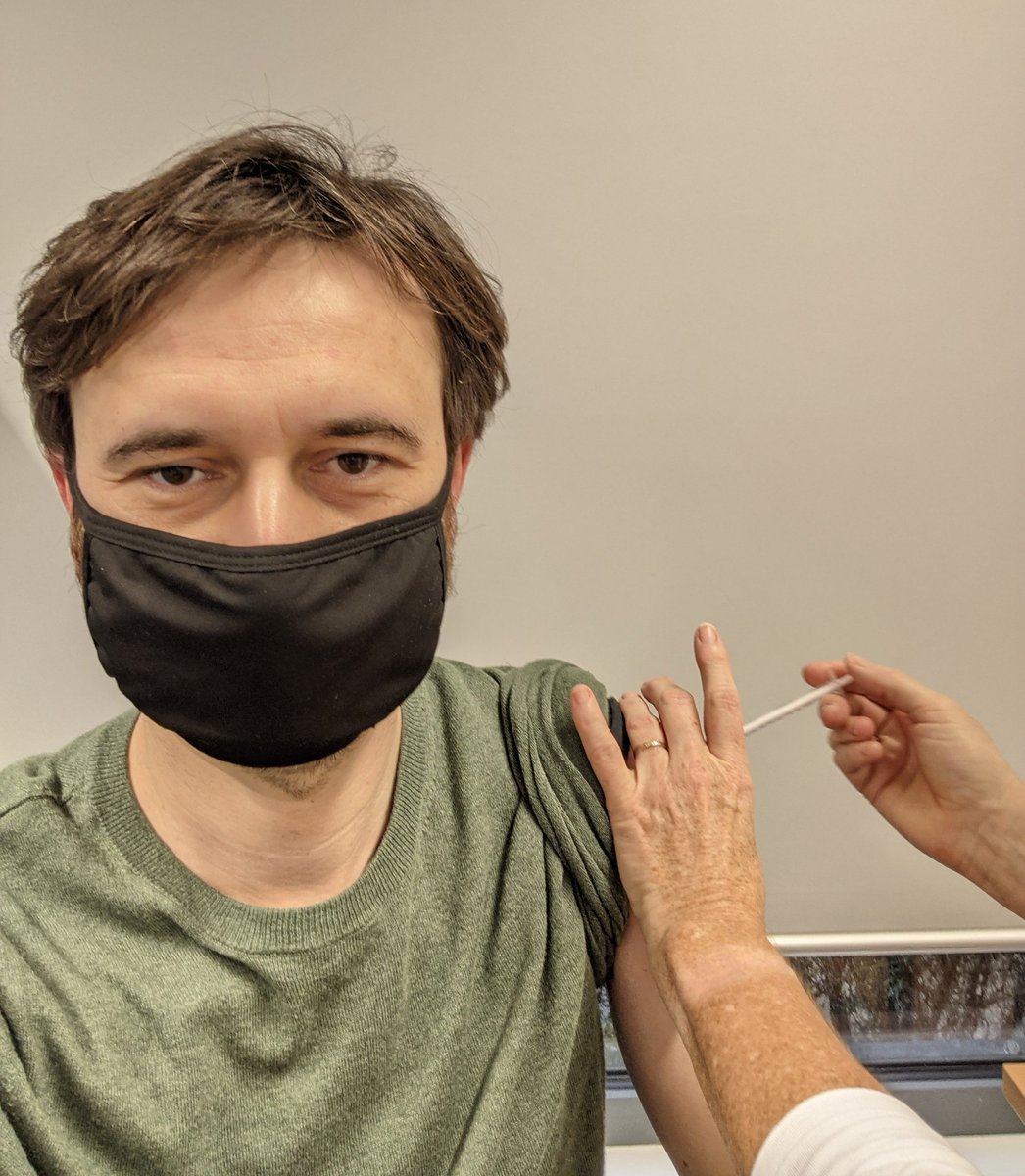 muzafferkaser's tweet image. Vaccinated! Delighted to get the jab. Many thanks to all who made this possible. Kudos to @CUH_NHS occupational health team for the seamless process. Amazing to see so many people smiling 😀 @CPFT_NHS #Docsforvax