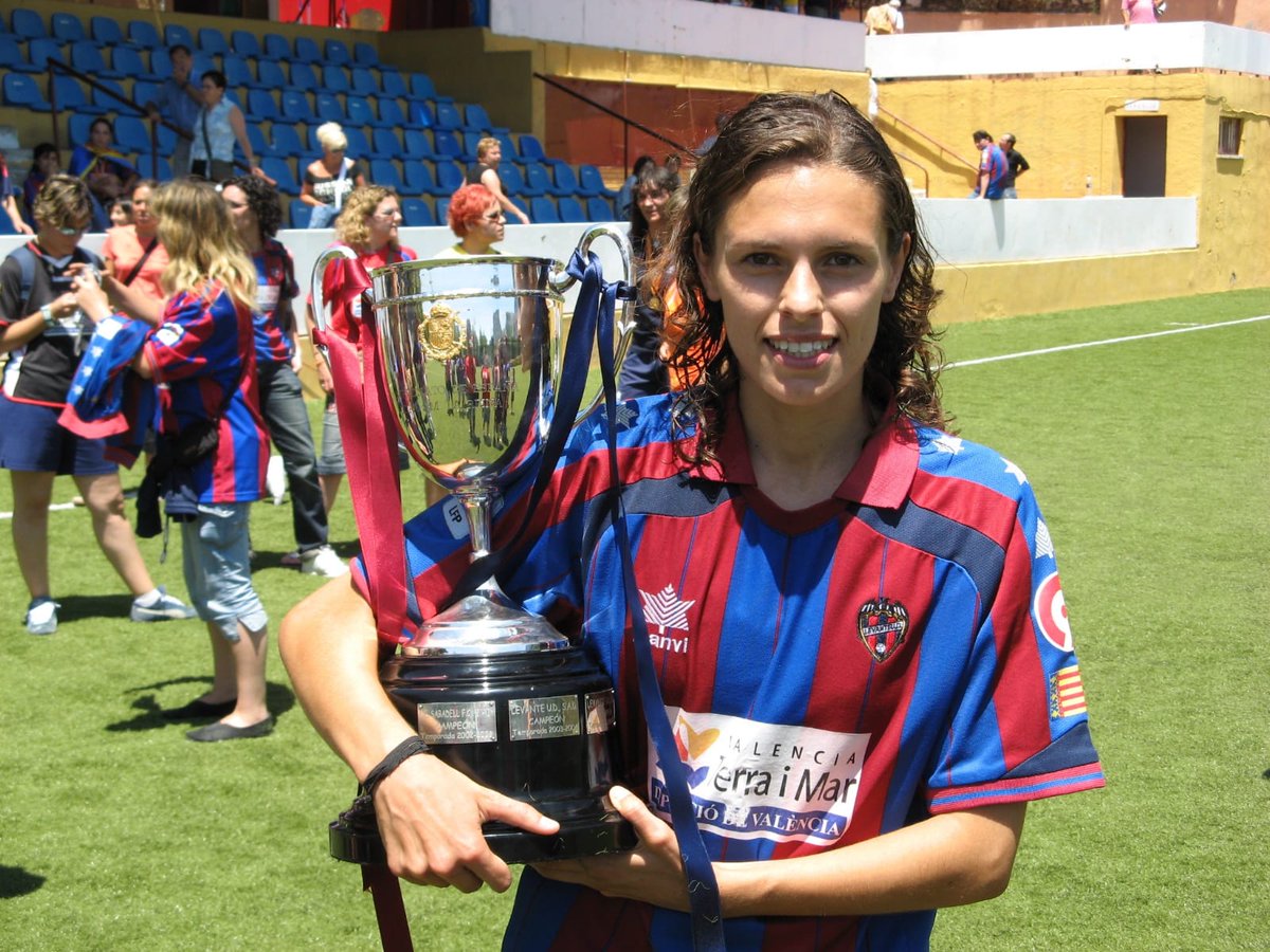 ¡Vive esta noche la GRAN FINAL de la #SupercopaFemenina 🏆 en <a href="/LUDradio/">Levante UD Radio</a>

🎙 Con <a href="/Sprim4/">Sonia Prim</a> como comentarista de lujo

📻 99.9 FM
💻 la999.es

#LaHistoriaContinúa 🐸 #SupercopaFemenina 🏆

#OrgullGranota 🔵🔴