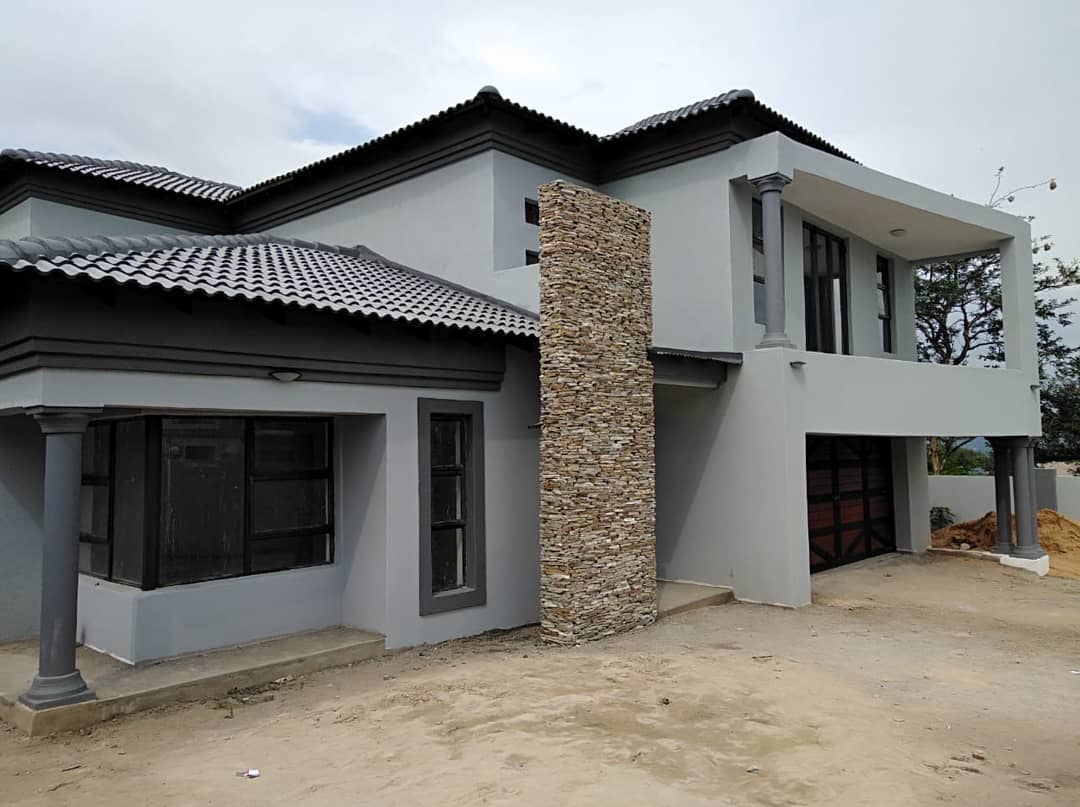 Lethabo_gp's tweet photo. #IfIWinLotto I'm building my parents a beautiful SPACIOUS house, Pay off the existing bonds, Sit back then start planning... The issue of a Home/House is very close to my heart. https://t.co/uO8uVjDGjB