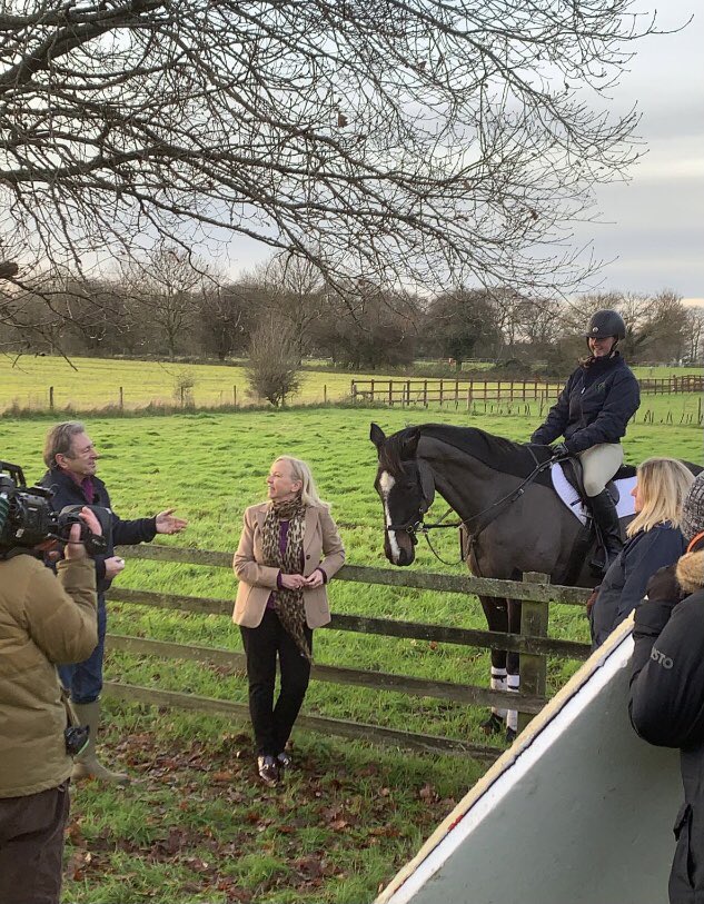 Talking Horses (amongst other things) with ⁦@TitchmarshShow⁩ and ⁦@HEROSCharity⁩ this Sunday... and sampling brunch time cocktails... may see you there?