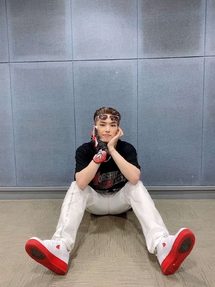 ateezfolderr's tweet photo. " you start one by one and just go for it. its okay even if you fail, we're young and can start over " - mingi (고민의 방) https://t.co/7CWeNw19dK