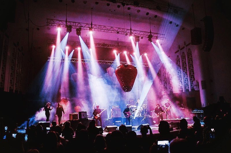 Just reminiscing about the beauty of attending live gigs, here’s @Lightning_Seeds @liverpoolphil in 2019 for their Jollification tour, what’s your favourite memory of @IanZBroudie playing live?