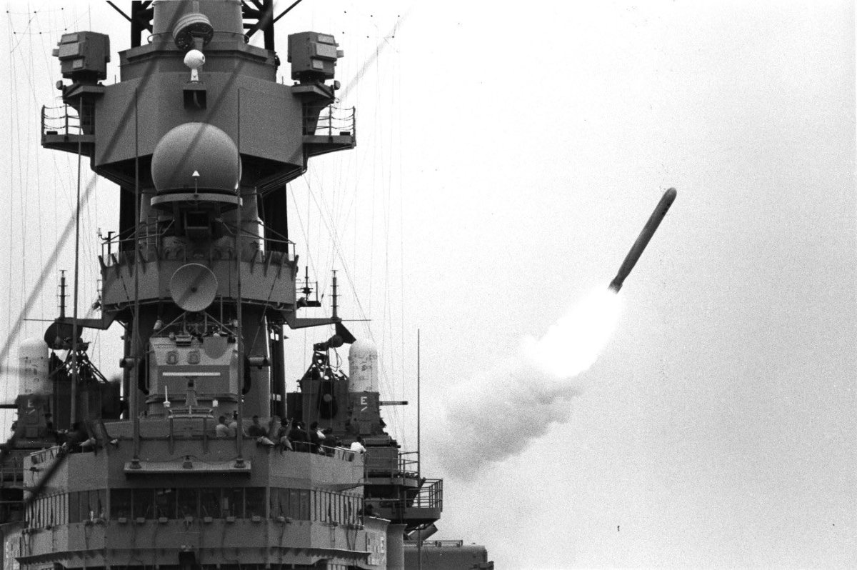 A BGM-109 Tomahawk land attack missile (TLAM) is fired toward an Iraqi target from the battleship USS Missouri (BB-63) at the start of Operation Desert Storm. Department of Defense. (DN-SN-91-09313)