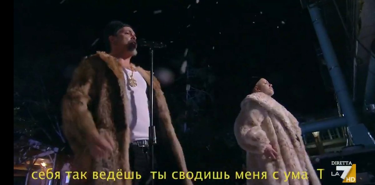 MikyAgo's tweet image. Mamma:&quot;Per favore, questo natale contenetevi con i discorsi sulla politica insieme ai parenti&quot;
Io e mio fratello:
@welikeduel #propagandalive #RussianGattoMatto