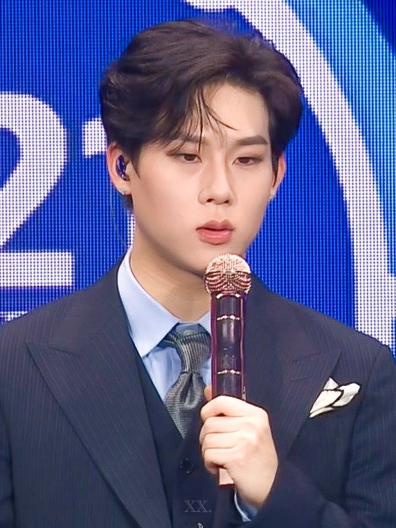jh941XX6's tweet photo. 210116🖤잘생긴 주헌 https://t.co/xBzqWEL7eV