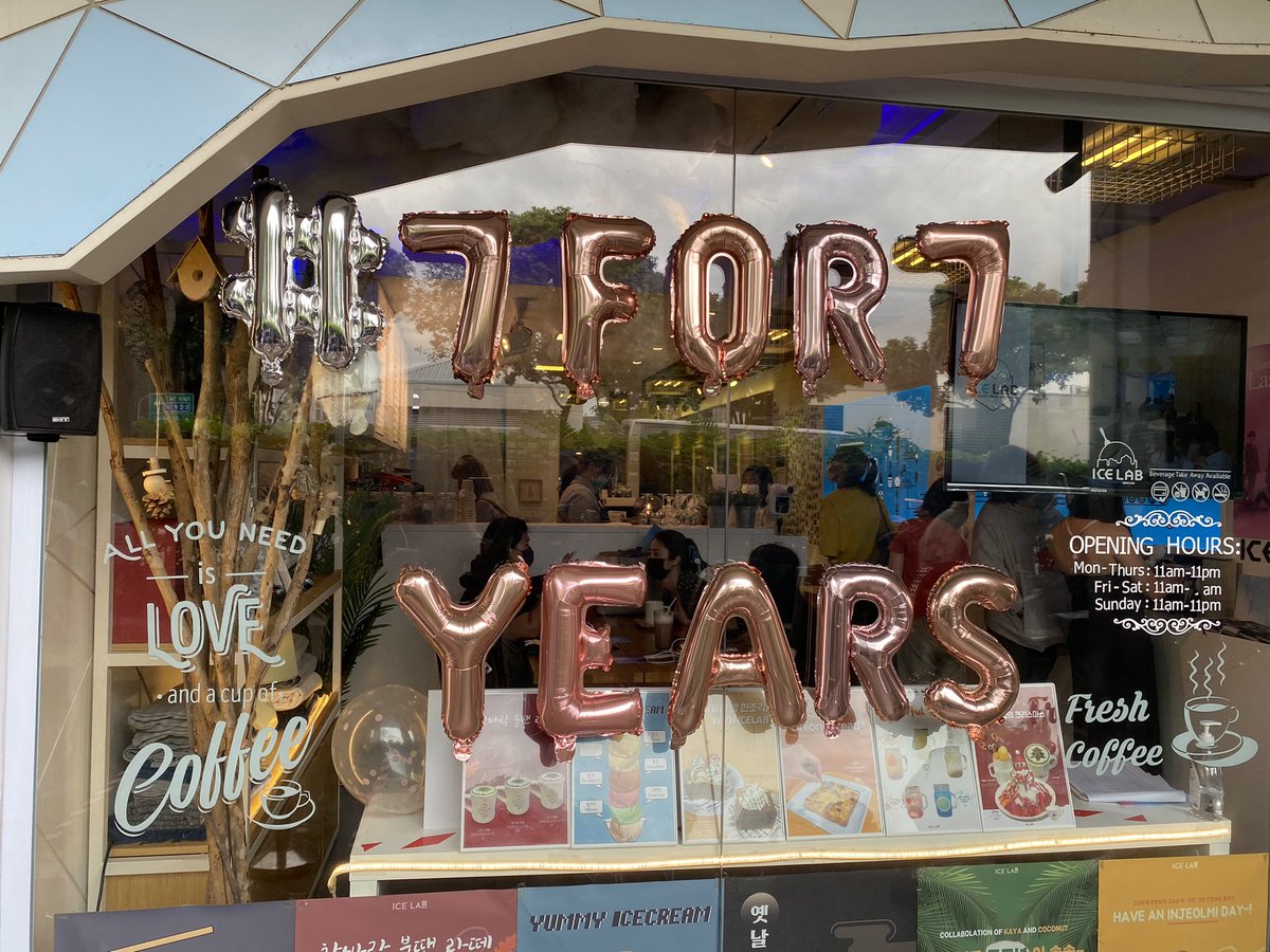 pei_tracy's tweet photo. Happy 7 Anniversary GOT7💚💚💚

My 1st cafe event in 2021. Thanks @ahgasecafe_ for hosting this event. Decoration is so nice, love it❤️
#7for7years #got7anniversary https://t.co/CXvtChRKxu