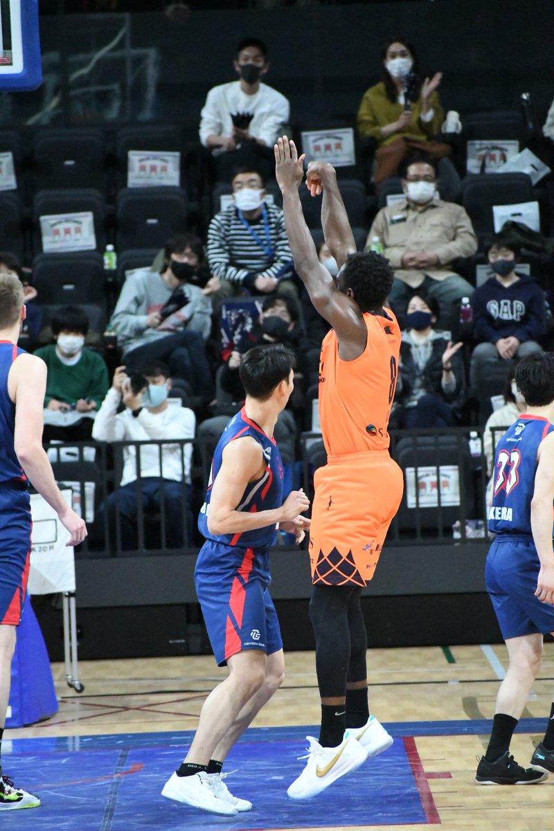 banno_sports's tweet photo. #8 Michael Ojo選手
2021/1/16（Sat）対豊田合成Game 1
#ベルテックス静岡 
#村越圭佑 選手
#MichaelOjo 選手 https://t.co/ZfFlQaONNW