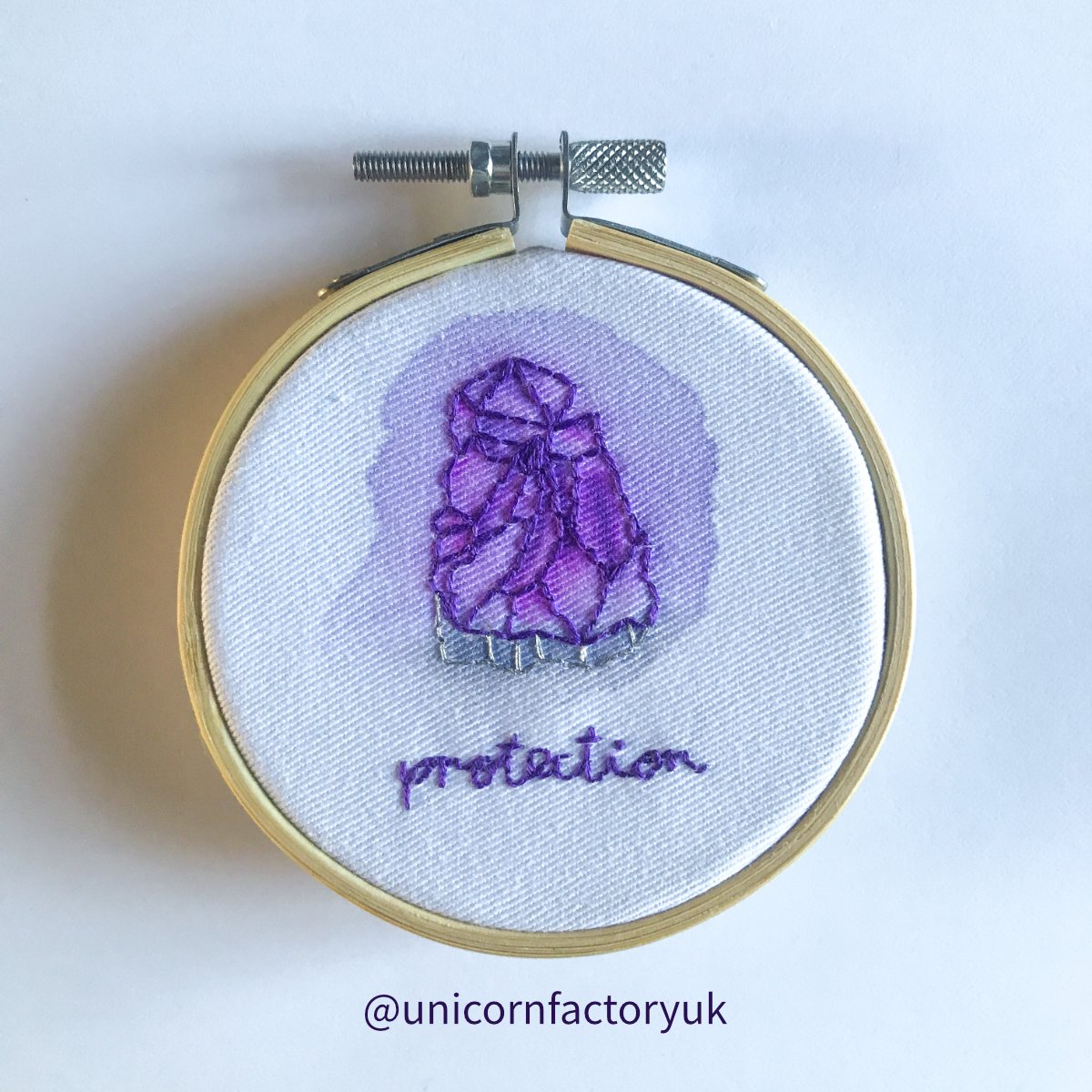 unicornhelenuk's tweet photo. It’s the penultimate day of @iamrachelshop’s #IAmAllColour challenge and I can’t believe I’ve managed to catch up and keep up – although I think it’s really down to how therapeutic I’m finding having a little bit of embroidery time each day. Read more >>> https://t.co/az2SxOUi7I https://t.co/PNBmJjYJcu