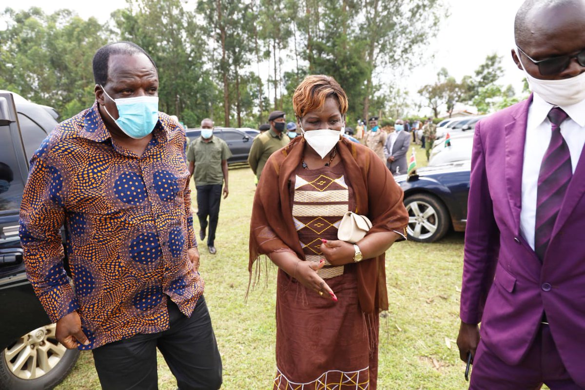 DrOparanya's tweet photo. Mama Florence Oyiela Sakwa mother to NYS Director Matilda Sakwa was a symbol of unity, generosity &amp; inspiration to many generations.

Joined leaders among them Senate Speaker H.E @SpeakerKLusaka, Bungoma Governor @GovWWangamati for her final sendoff at Ejinja village in Kakamega. https://t.co/NyHaxu4XpA