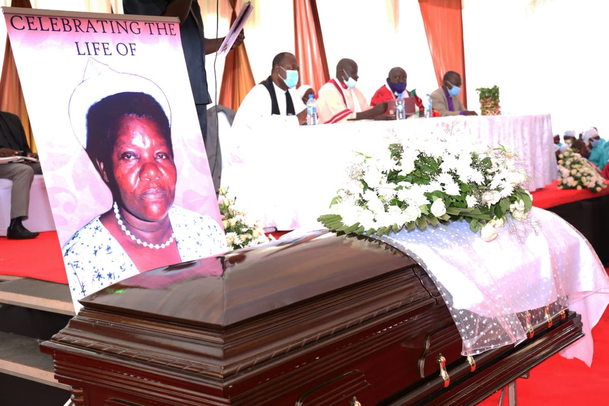 DrOparanya's tweet photo. Mama Florence Oyiela Sakwa mother to NYS Director Matilda Sakwa was a symbol of unity, generosity &amp; inspiration to many generations.

Joined leaders among them Senate Speaker H.E @SpeakerKLusaka, Bungoma Governor @GovWWangamati for her final sendoff at Ejinja village in Kakamega. https://t.co/NyHaxu4XpA