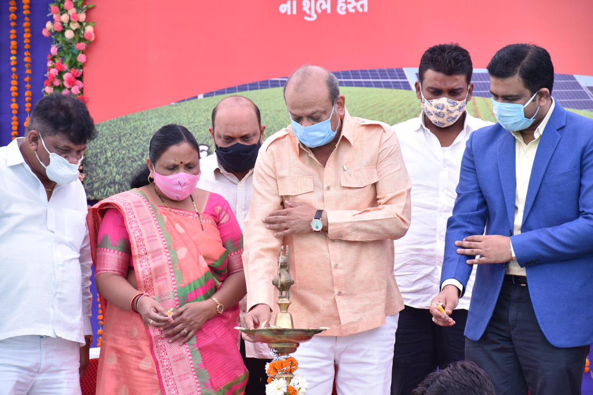 Jaydrathsinhji's tweet photo. Under the able leadership of CM Shri Vijay Rupaniji, ‘Kisan Suryoday Yojana’ has been successfully launched in various parts of the state. I had the honour of launching it for Bodeli taluka (district Chhota Udaipur). https://t.co/D1CXI7xmfV