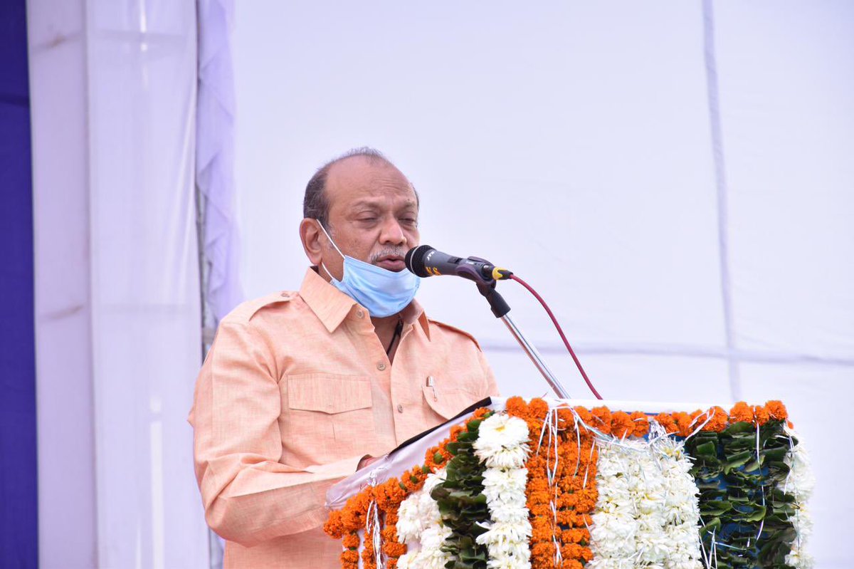 Jaydrathsinhji's tweet photo. Under the able leadership of CM Shri Vijay Rupaniji, ‘Kisan Suryoday Yojana’ has been successfully launched in various parts of the state. I had the honour of launching it for Bodeli taluka (district Chhota Udaipur). https://t.co/D1CXI7xmfV