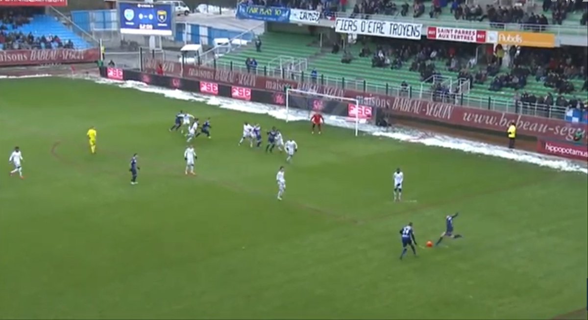 🌨️🥰 Un match à domicile contre Sochaux en plein mois de Janvier dans lequel la neige joue un rôle, ce n'est pas sans me rappeler un bon souvenir. 

Janvier 2015,l'<a href="/estac_officiel/">ESTAC Troyes</a> leader de Ligue 2, finira Champion à la fin de la saison. Un grand <a href="/stefdarbion/">Stéphane Darbion</a> ! #ESTACFCSM