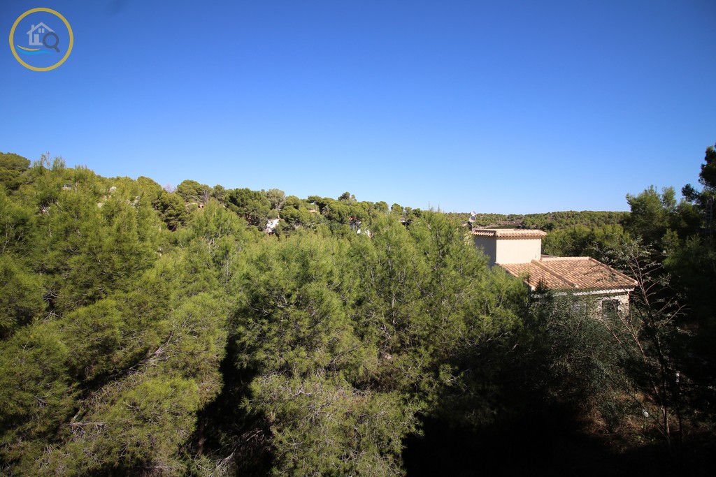 FindersSpanish's tweet photo. 👌Immaculate Detached Villa – 345,000€ - Ref. CVV021 – Pinar de Campoverde (Costa Blanca) – 1,182m² Plot - 147m² Build - 4 Bed - 2 Bath - Private Swimming Pool - Views. 
🎥VIDEO TOUR: https://t.co/E8qaCFJMeN
🏠More Details: https://t.co/hBkiH3XaIF 
✉️ info@spanishhomefinders.com https://t.co/0soWXz6Zbf