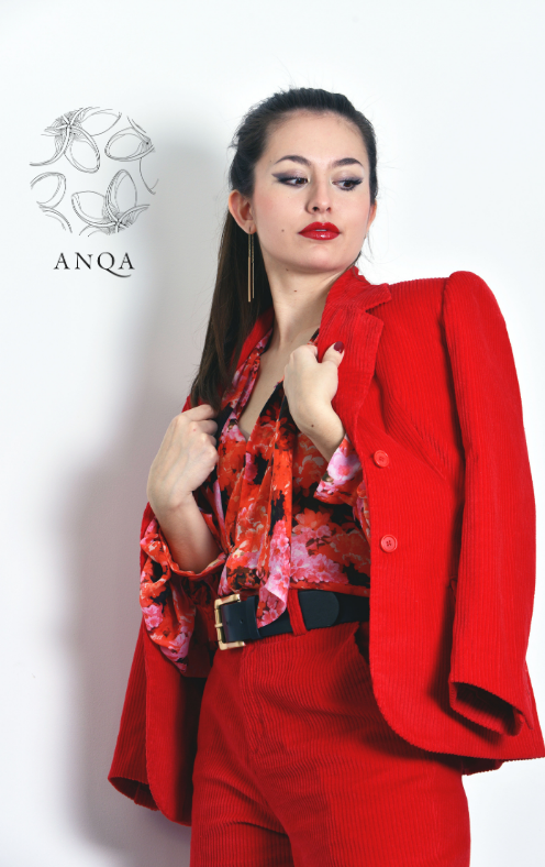 anqa_official's tweet photo. Red pantsuit by @anqa_official 
Model : @floeral_ 
#luxury #savoirfaire #madeinfrance #bespoke #craftmanship #anqadesign #tailor #designer #trend #womanlifestyle #fashionstyle #bespoketailoring #handmade #artisan #anqa https://t.co/dTzJqOfKTu