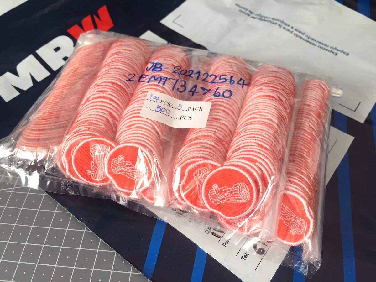 Ahora vamos a preparar un envio con las nuevas insignias de progreso para <a href="/ScoutsCyL/">Scouts Castilla Leon</a> #Scouts #BuenFinde