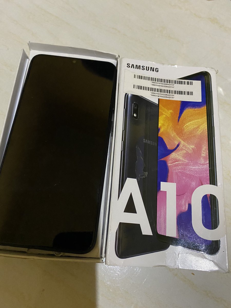 Ter-epic minggu ini : beli kacang goreng, pas dibuka isinya henpun 🙃