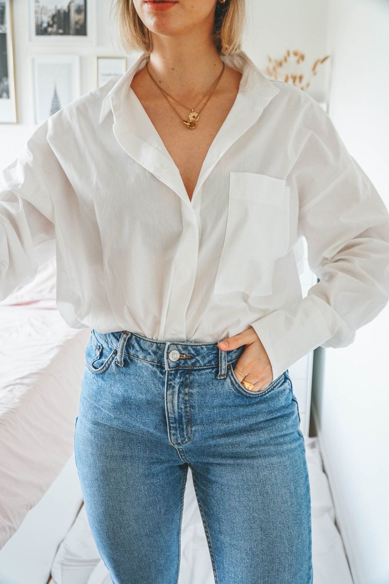lucyc0le's tweet photo. The classic white shirt every wardrobe needs and how to style it ➡️ https://t.co/DfVEl8BmVJ
#blogginggals #bloggerssparkle #bloggerstribe #bloggerloveshare @BloggingBabesRT @allthoseblogs #fblogger #fbloggerstyle https://t.co/ZWJQdLykIZ
