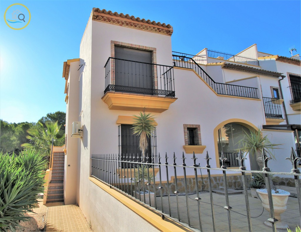 FindersSpanish's tweet photo. ✨107,500€✨TOP-FLOOR APARTMENT with Large Garage &amp; Communal Pool 🏠 Ref. CVA010 – Pinar de Campoverde (Alicante - Costa Blanca) - 2 beds - 1 bath - Backs onto green belt area - Sold Furnished.
🎥VIDEO TOUR: https://t.co/wwqEjxUzKj
🏠More Details: https://t.co/O6WqVNhRV0 https://t.co/VfDjgpakQj