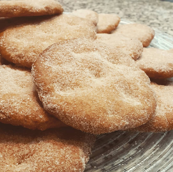 tastaldaci's tweet photo. Panets, rotllos o coques. Arròs al forn rossejat, fesolada... Demà arriba #SantAntoni. No podrem fer germanor al voltant d'una foguera, però el menjar típic no hi pot faltar. 

Volem saber quin menjar tradicional teniu per Sant Antoni del porquet. 🐖 Ens ho conteu? https://t.co/o4KPfHZ2U3