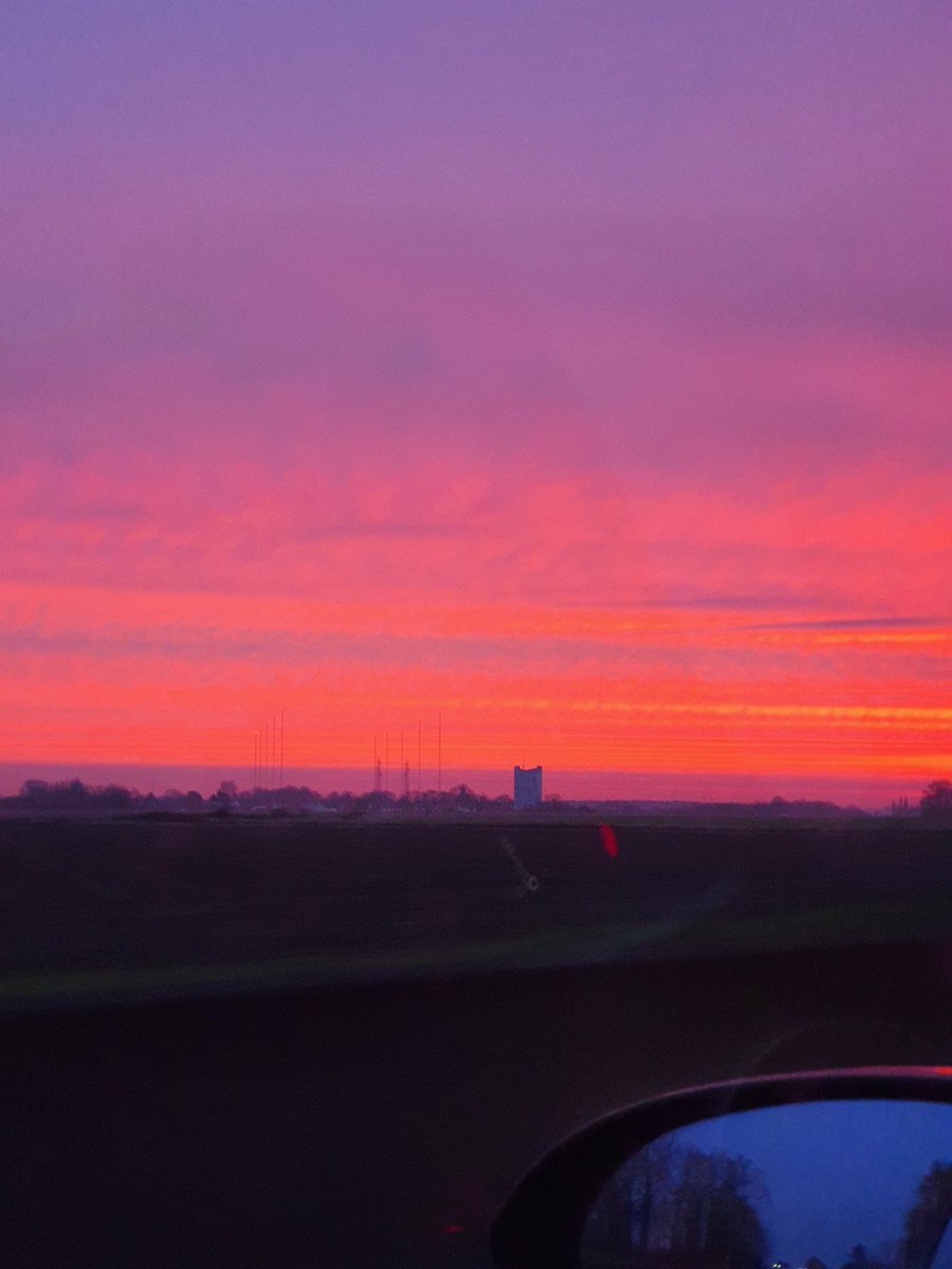mgnrie's tweet photo. Le ciel de ce matin 😍 https://t.co/KusR6MLBk1
