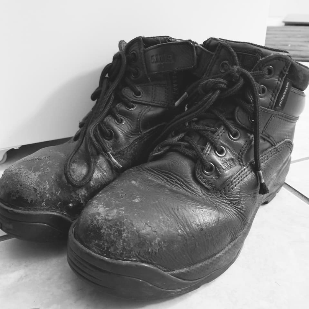 EMSmemorial's tweet photo. The "service" of Commitment, Service, Sacrifice. Wear and tear on an EMTs boots show this work isn't a desk job.
#emsmemorial #emscss #commitmentservicesacrifice
https://t.co/tfzmqlXuTY
Photo courtesy of Fiona Lorne https://t.co/Xpkbzp3GKW