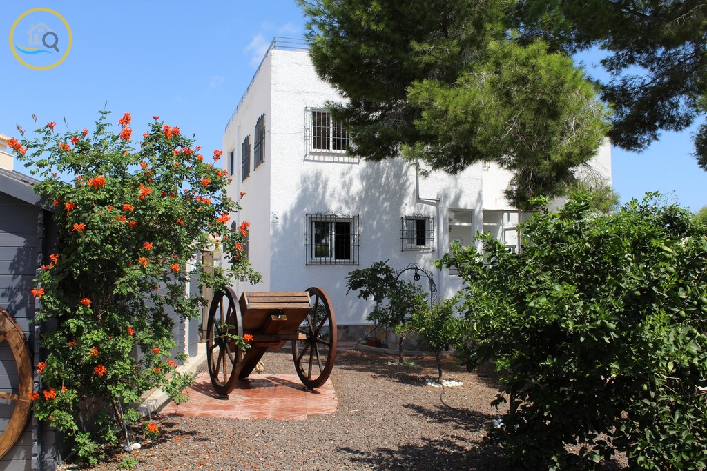 FindersSpanish's tweet photo. ✨399,000€✨8 BED DETACHED VILLA with a 415m² build &amp; 1,276m² Garden - Private Swimming Pool - Ref. CVV034 – Pinar de Campoverde (Alicante - Costa Blanca) - 2 Lounges – 2 Kitchens – Gym - Views
🎥VIDEO TOUR: https://t.co/Pf4xcB0PWx
🏠More Details: https://t.co/AUaDSDwk1z https://t.co/1zkq59bCHh