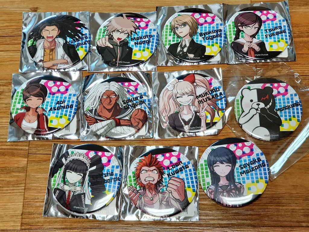 goods_8EE's tweet photo. 단간론파 캔뱃지 굿즈 판매합니다~
모두 전시하지않고 보관만 해둔 상품이에요!
개당 1만원

나에기와 토가미는 하가쿠레와 모노쿠마 중에 한명 데려가주세요!

하가쿠레 나에기 토가미 후카와 아사히나 오오가미 무쿠로 모노쿠마 세레스 레온 마이조노

@takumart_kr

@dangan_hbb https://t.co/wIrtm2SvNB