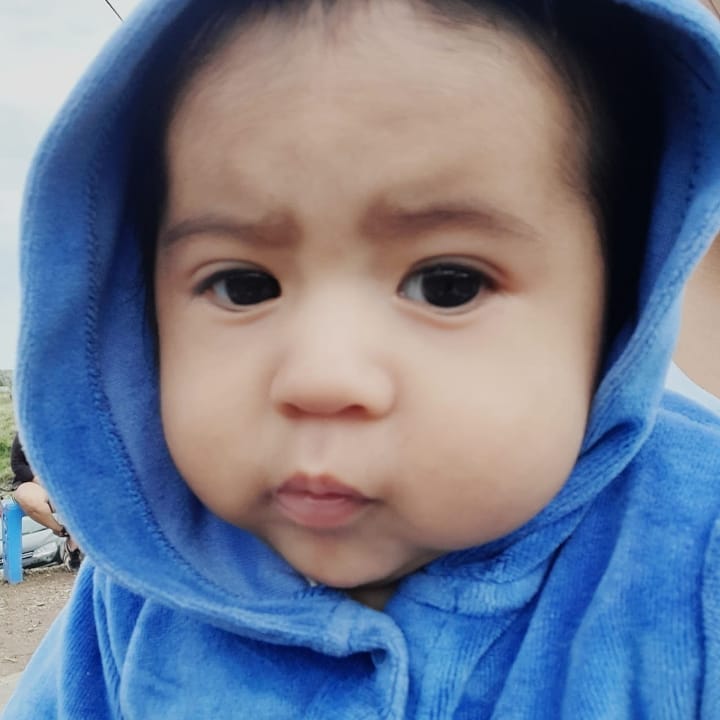 Que cara de pesado tiene mi sobrino😂😍