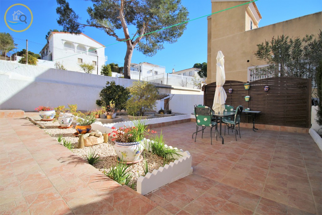 FindersSpanish's tweet photo. ✨139,950€ DETACHED VILLA (South-Facing) 🏠 Ref. CVV115 - Pinar de Campoverde (Alicante - Costa Blanca) - 2 Beds - 1 Bath - Room for Swimming Pool - Near Amenities.

🎥VIDEO TOUR: https://t.co/QHQjrU1rl2
🏠More Details: https://t.co/utrhIxjSTu 

✉️ info@spanishhomefinders.com https://t.co/a69UqVonzr