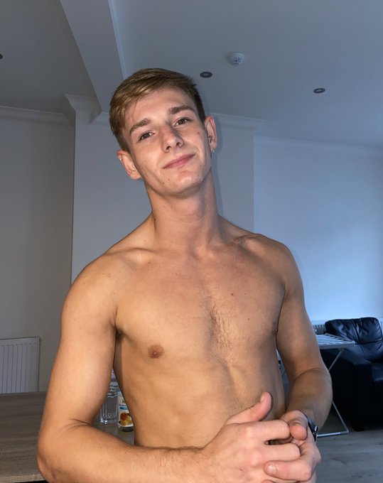 Just happy to be here✌🏼 https://t.co/kuZaaSxKjb