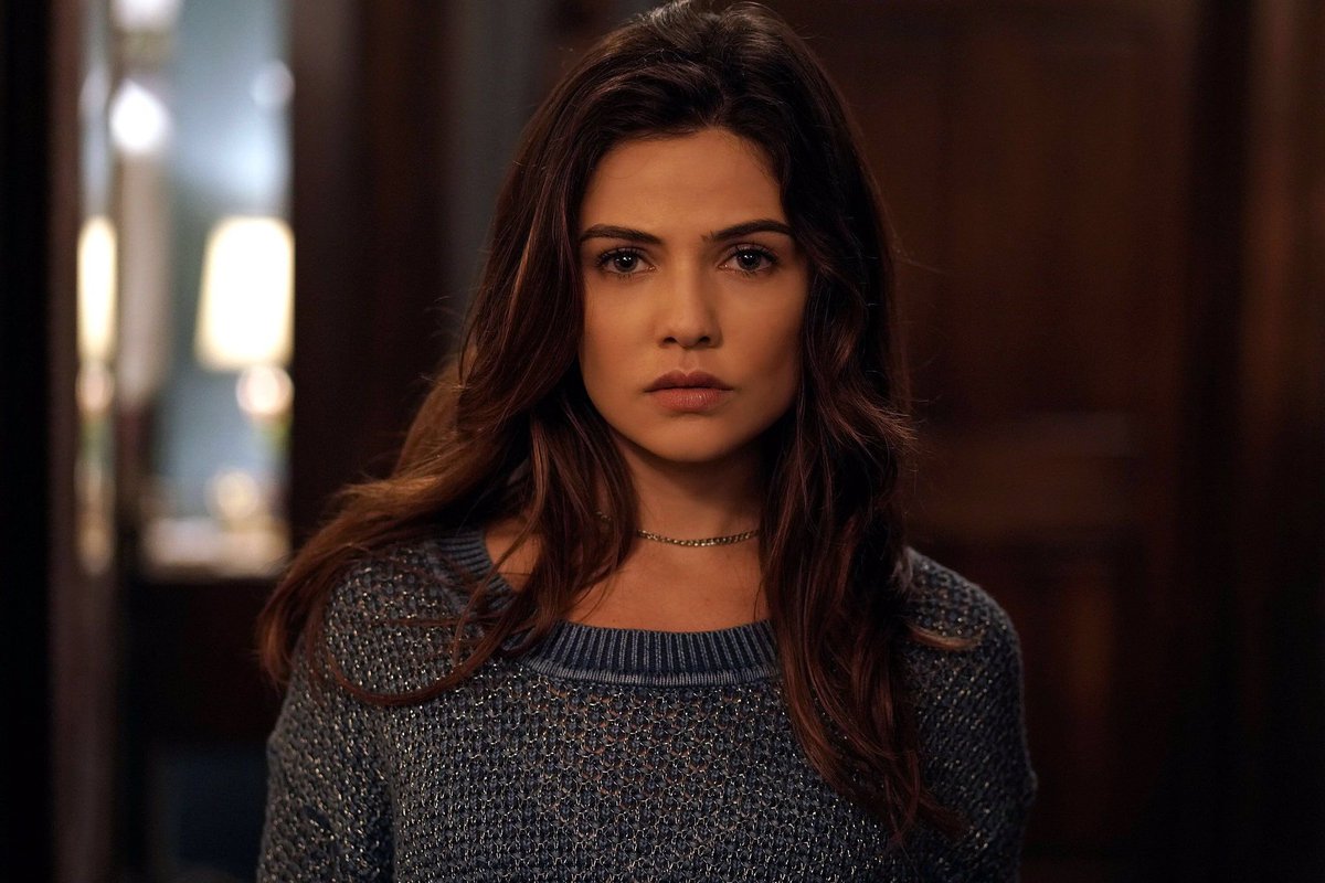 M On Twitter Por Que Nadie Habla Del Increible Parecido Entre Katie Holmes Y Danielle Campbell