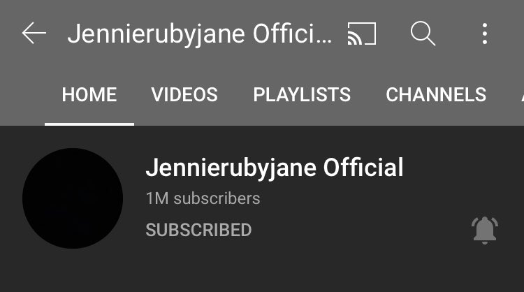 ShibaArmy1000x's tweet photo. Jennie's Official YouTube Channel has now surpassed 1M subscribers! The milestone is reached in less than 24 hours! She got a silver and gold play button in a day! With her first video reaching 2.5M+ views and counting! 

📌 https://t.co/NPctDjlyFr
#JENNIE @BLACKPINK https://t.co/Hiy63MeTN7