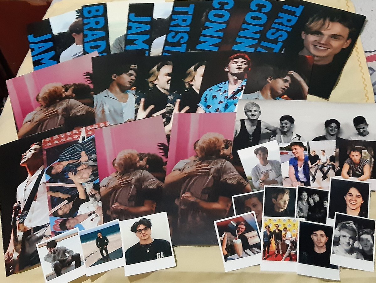 MusicLoja_'s tweet photo. Pessoal, estamos fechando a loja, como ainda temos muita coisa no estoque, decidirmos que iremos doar alguns kits
Para os interessados nos chame via DM. Entre os kits de poster, card e polaroids do THE VAMPS. Unica coisa se será cobrado é o valor do Frete para o envio dos kits. https://t.co/PF39NiXFMI