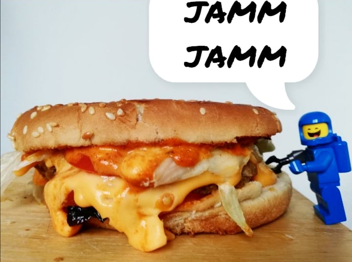 Jeansgirly's tweet photo. *Jamm Jamm..*
Benny bekommst du Mittagessen ein Burger vom Grill.
#optigrill #benny #legobenny #legospaceman #legobricks
#lego #burger #bicmac #mirimac #mcmiri #miricity #legomovie #legomovie2 #legomovie3 #legospace #optigrill #optigrillplus #grill https://t.co/6FxiRYXWqH