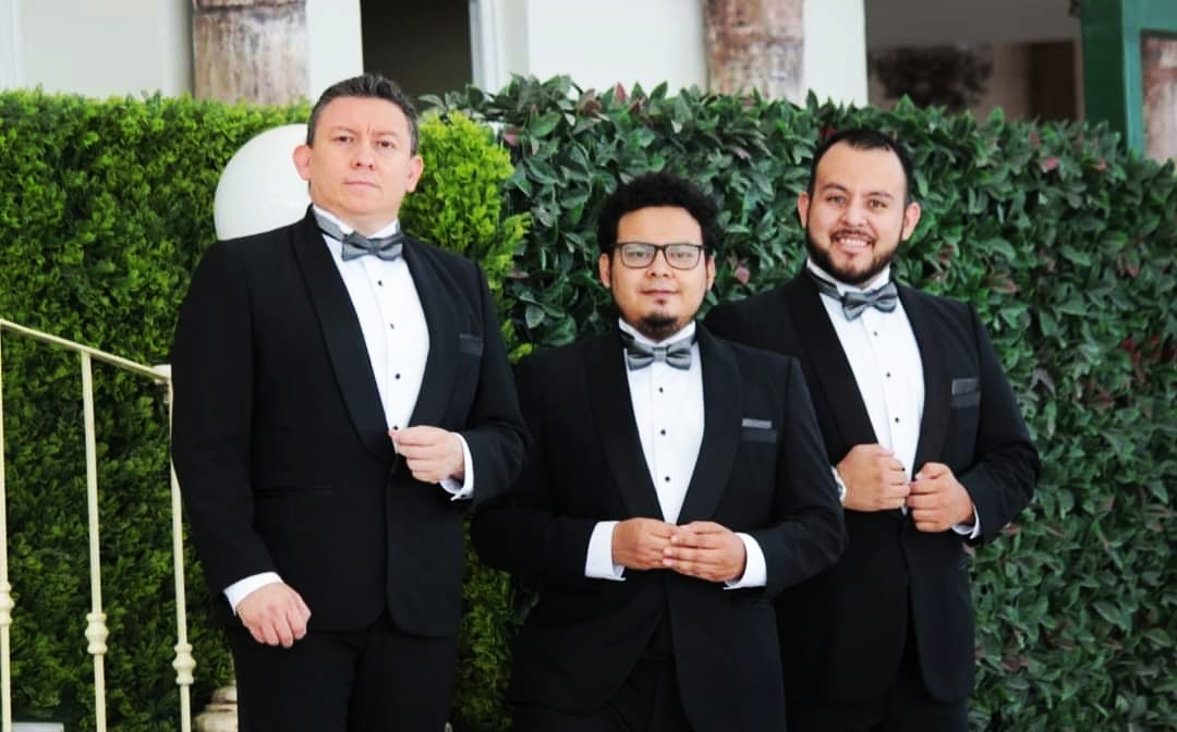 JoseGuerrero_sv's tweet photo. Un dia como hoy hace 4 años, fue nuestra primera presentación bajo el sello de OPUS 503, esto en el marco de los XXV Años de la Firma de los Acuerdos de Paz. #ElSalvador #OPUS503
¡ Viva la Música ! https://t.co/qsdwmOxYR8 https://t.co/puqofyFJUR