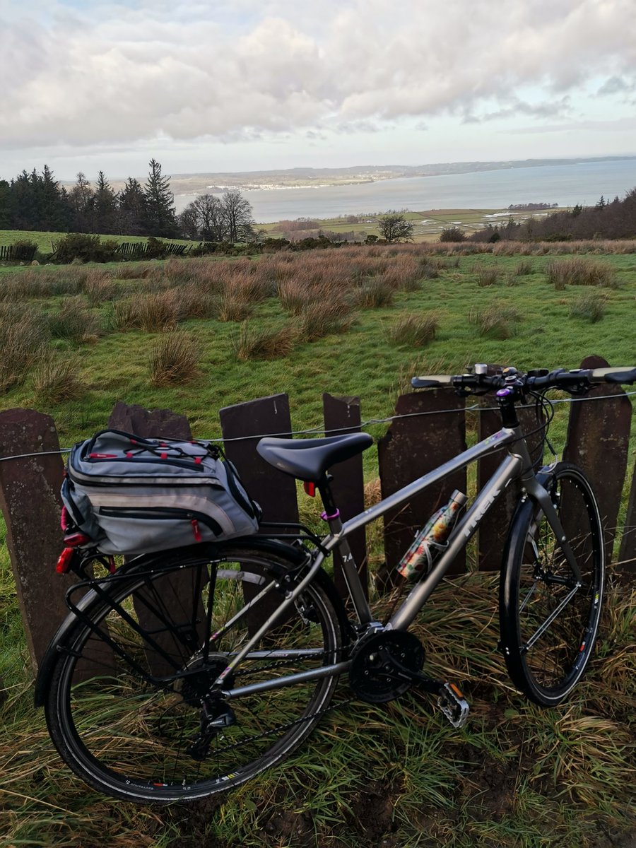 GreenLaneBikeT1's tweet photo. First cycle of 2021😯! #exercisefromhome #cycling, Chose views of #Anglesey as #Snowdonia shrouded in clouds #Beaumaris #Penmon #YnysSeiriol #crawia #seiclo https://t.co/aLjnaPeh9n
